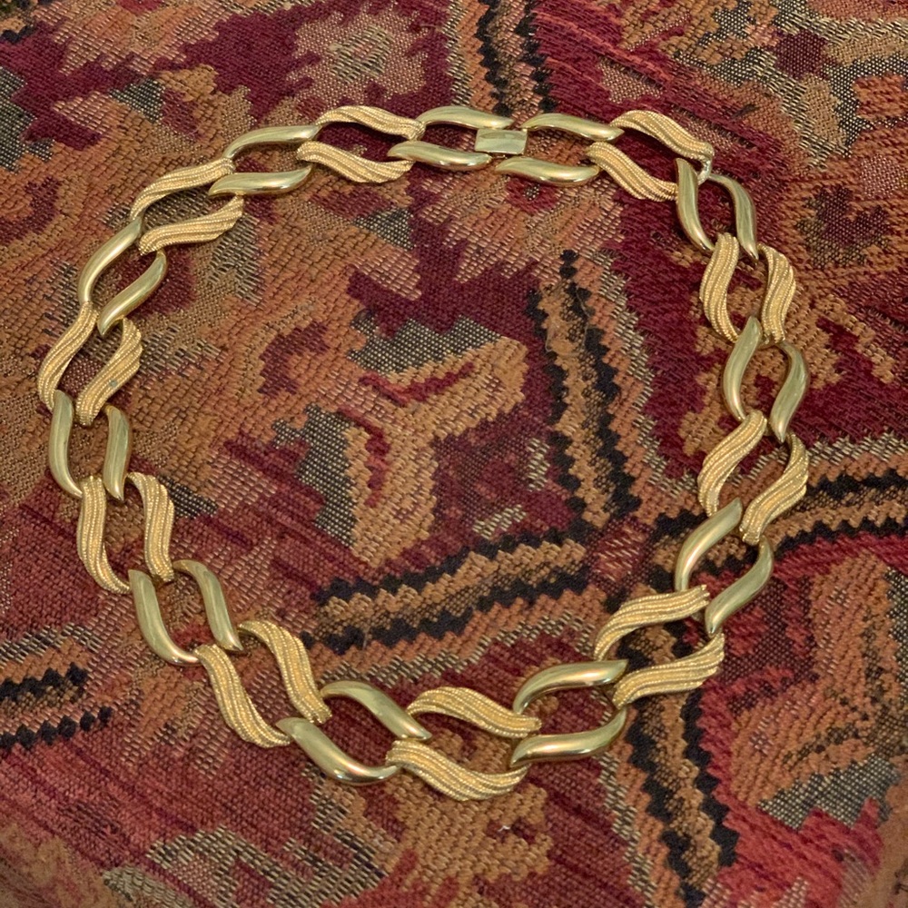 Gold chain necklace
